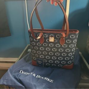 Dooney & Bourke purse